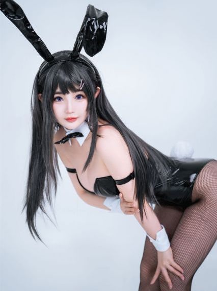 无法忍受秋瓷炫