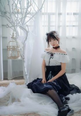 两个女人诱惑
